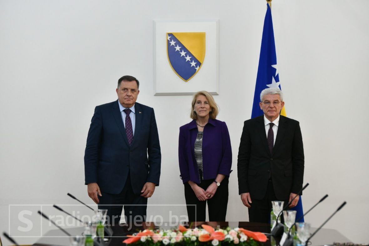 Foto: A.K./Radiosarajevo.ba/Milorad Dodik, Karen Donfried i Šefik Džaferović
